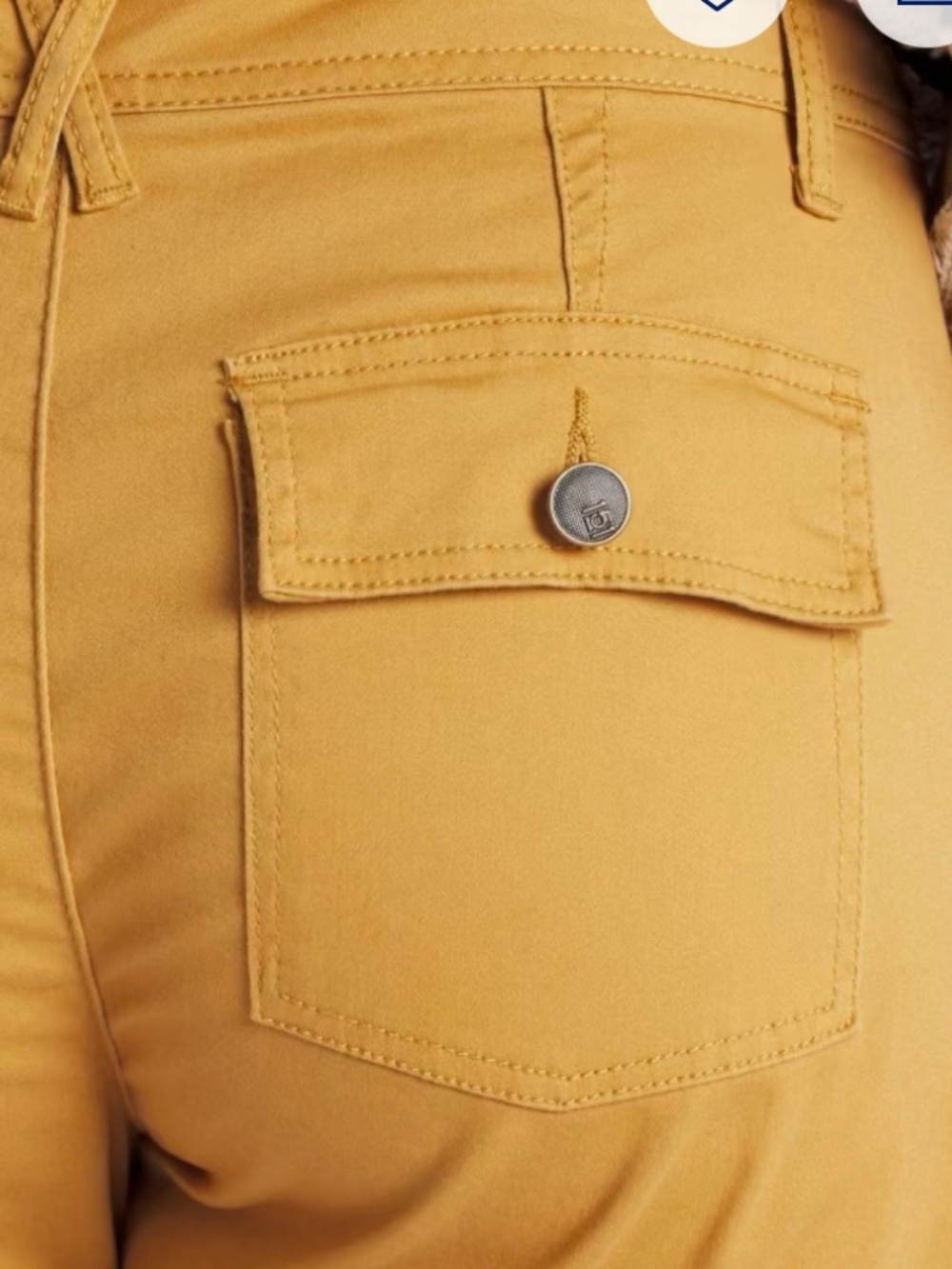 Mid Rise roll Shorts - Picture 3 of 3